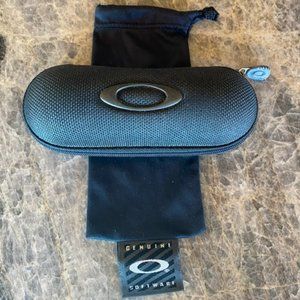 Oakley Zippered Small Hard Case With Cleaning/Storage Bag